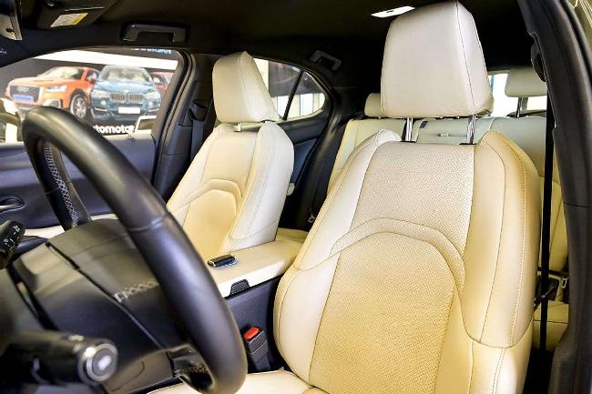 Lexus Ux 250h 2.0 Business Navigation ocasion - Automotor Dursan