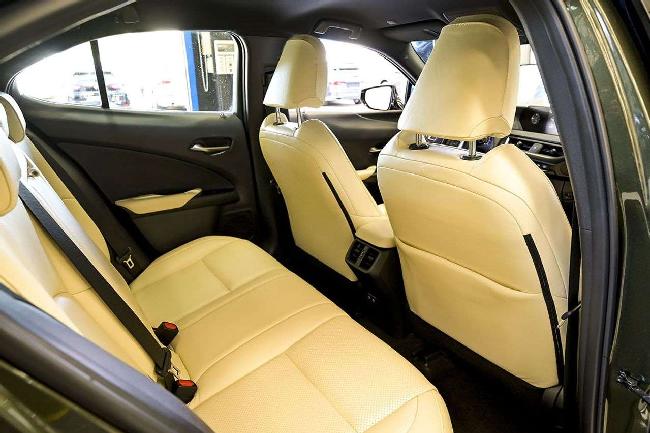 Lexus Ux 250h 2.0 Business Navigation ocasion - Automotor Dursan