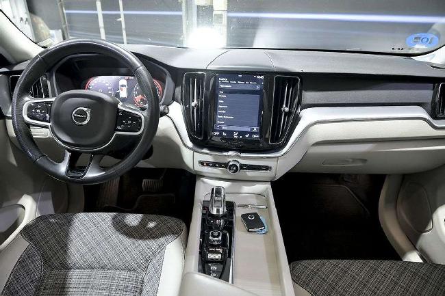 Volvo Xc60 Xc-60 2.0 T8 Awd Momentum Auto ocasion - Automotor Dursan