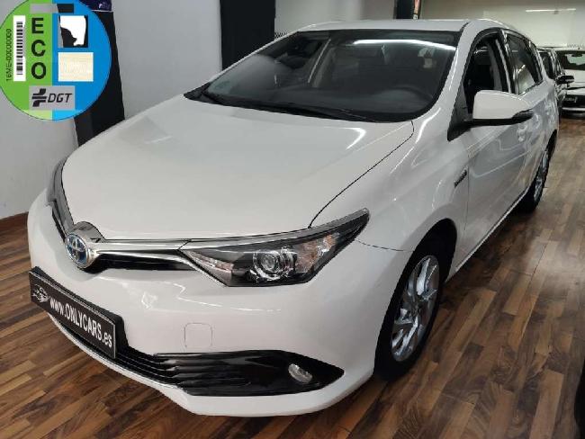 Toyota Auris Hybrid 140h Advance ocasion - Only Cars Sabadell
