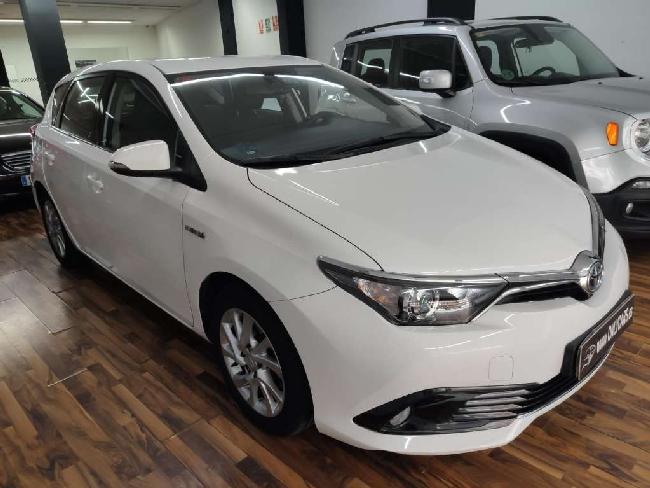 Toyota Auris Hybrid 140h Advance ocasion - Only Cars Sabadell