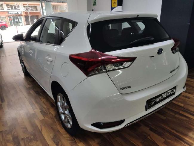 Toyota Auris Hybrid 140h Advance ocasion - Only Cars Sabadell