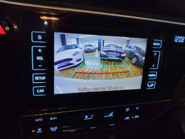 Toyota Auris Hybrid 140h Advance ocasion - Only Cars Sabadell