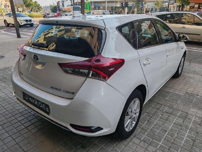 Toyota Auris Hybrid 140h Advance ocasion - Only Cars Sabadell