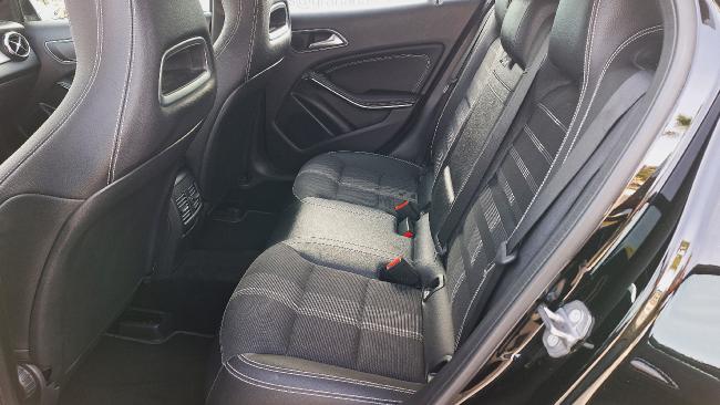 Mercedes Gla 180 *gps*piel*led* ocasion - Granada Wagen
