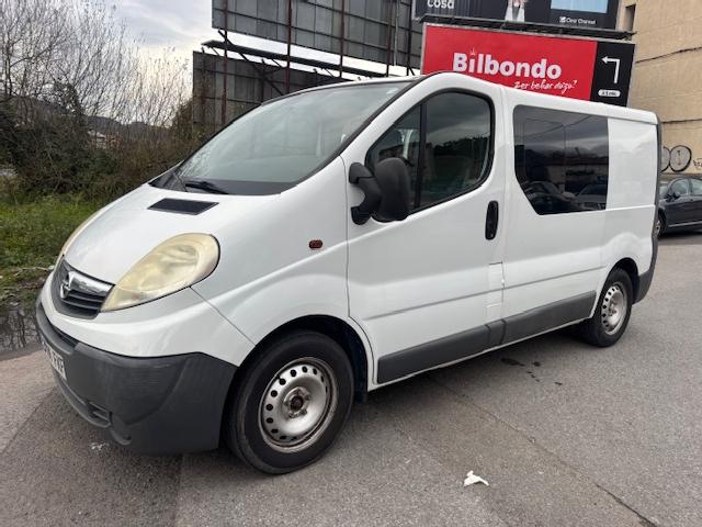 Renault Trafic 2.0 Dci 115 Passenger Camper ocasion - VEHICULOS DE OCASION