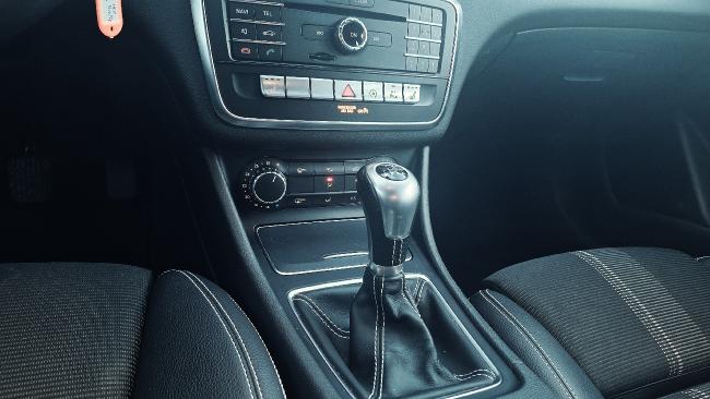 Mercedes Cla 180 Shooting Brake *gps*piel*led* ocasion - Granada Wagen