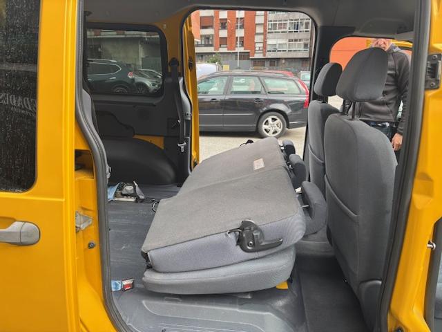 Ford Tourneo Connect Minusvalidos 1.8 Tdci 90 ocasion - VEHICULOS DE OCASION