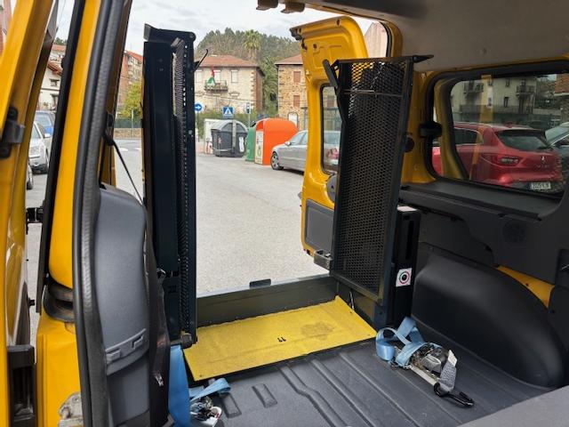 Ford Tourneo Connect Minusvalidos 1.8 Tdci 90 ocasion - VEHICULOS DE OCASION
